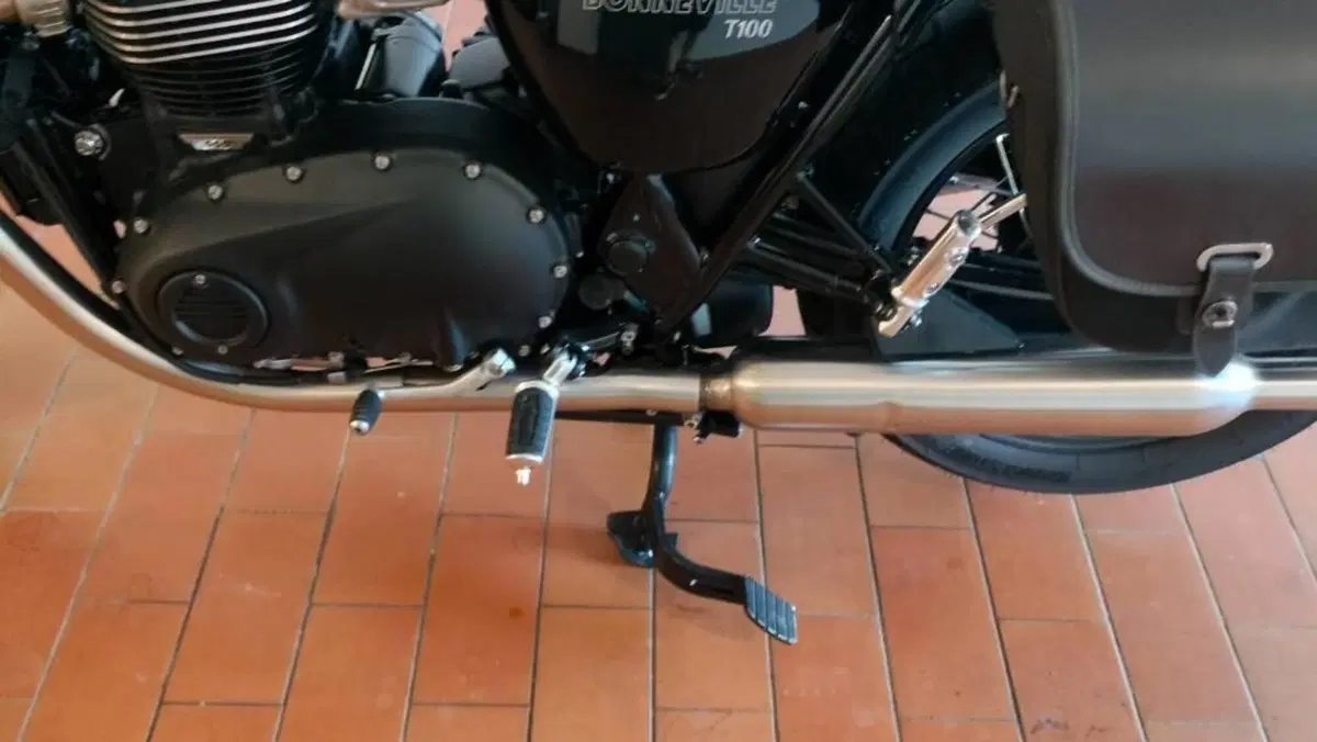 Triumph Bonneville T100 (2021 - 25)  (4)