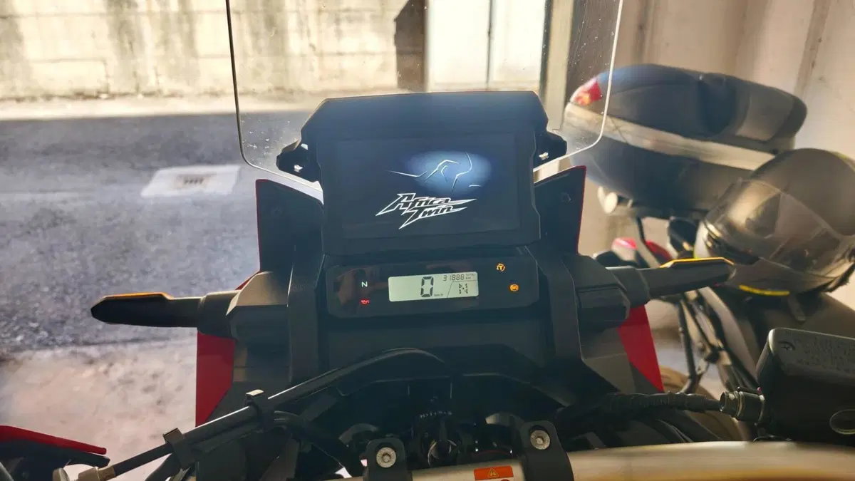Honda Africa Twin CRF 1100L (2020 - 21)  (4)