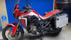 Honda Africa Twin CRF 1000L DCT ABS (2016 - 17)  (2)
