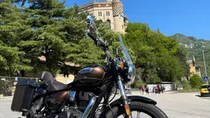 Royal Enfield Meteor 350 (2021 - 26)  (2)