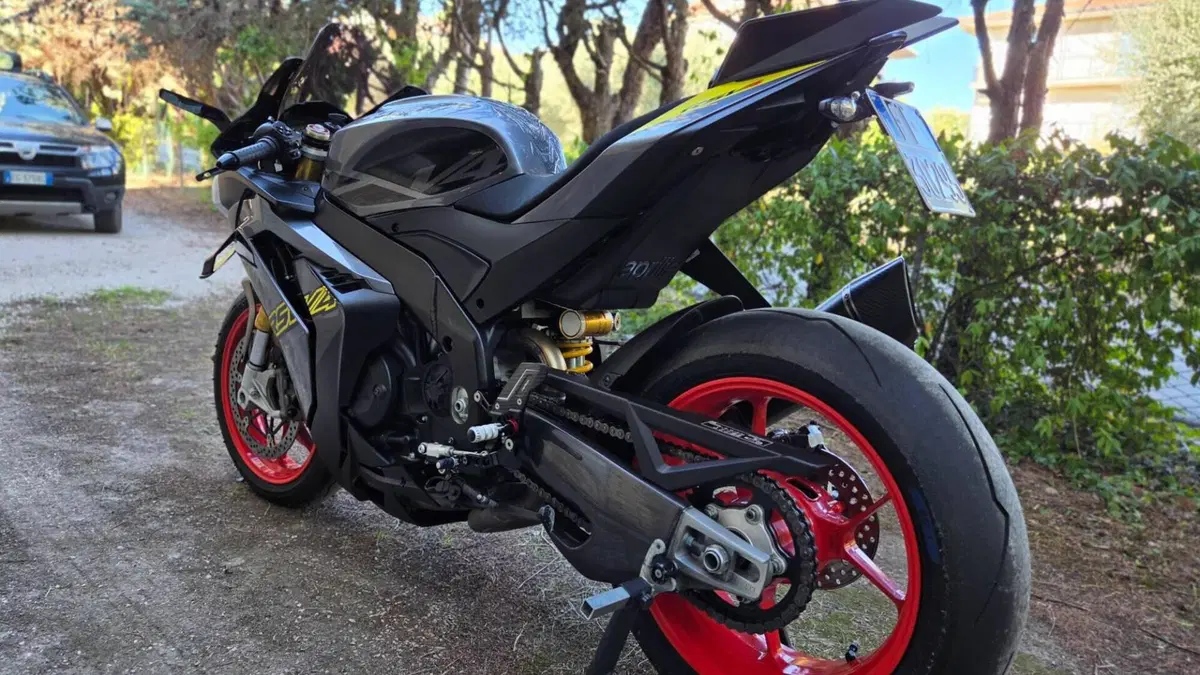Aprilia RSV4 1100 (2025 - 26)  (4)