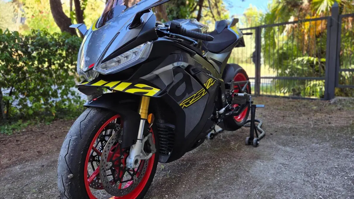 Aprilia RSV4 1100 (2025 - 26)  (6)