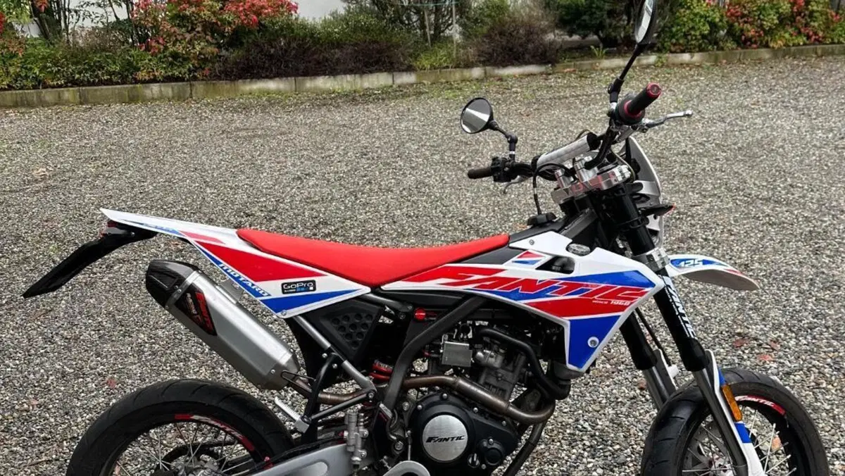 Fantic Motor Motard 125 M Performance 4t (2019)  (2)