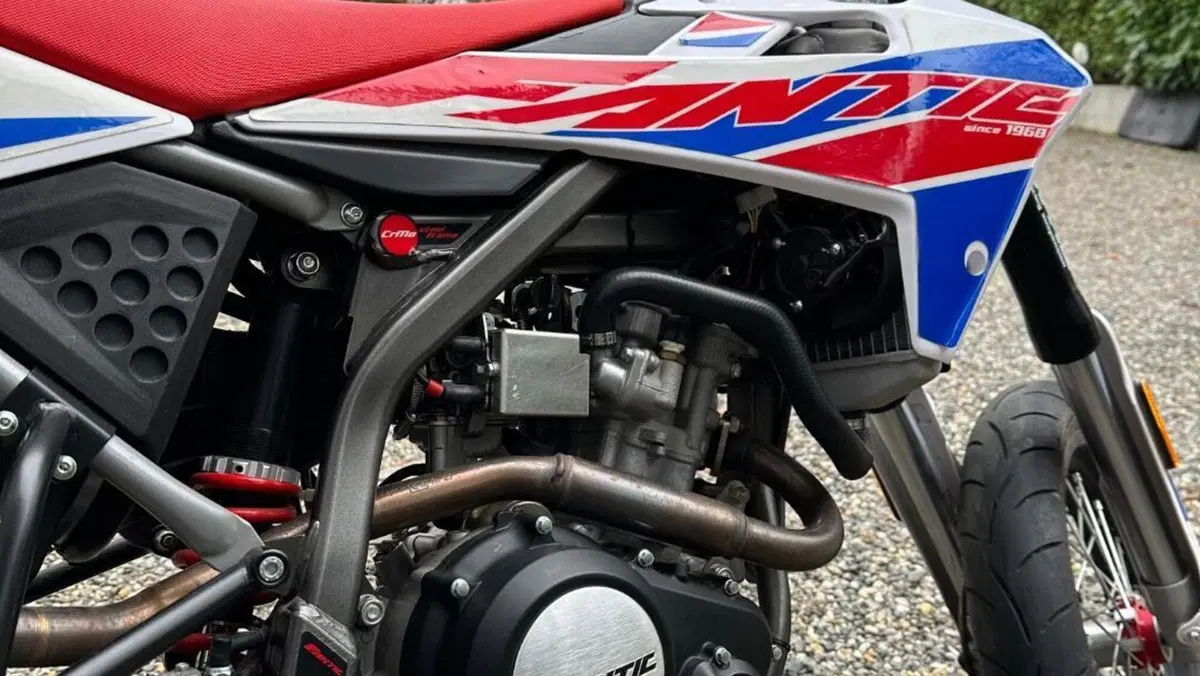 Fantic Motor Motard 125 M Performance 4t (2019)  (8)