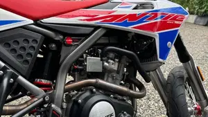 Fantic Motor Motard 125 M Performance 4t (2019)  (8)