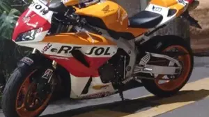 Honda CBR 1000 RR Fireblade (2006 - 07)  (2)