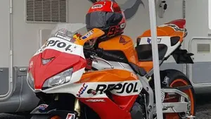 Honda CBR 1000 RR Fireblade (2006 - 07)  (3)