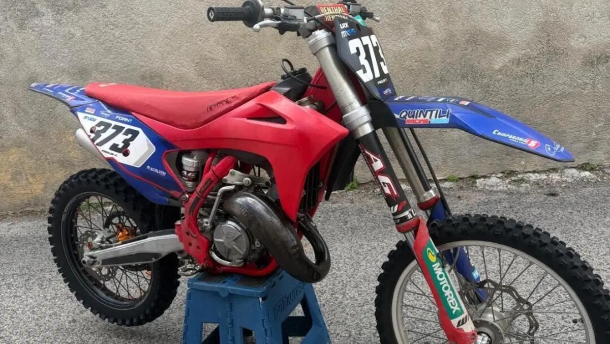 GASGAS MC 125 (2023)  (3)
