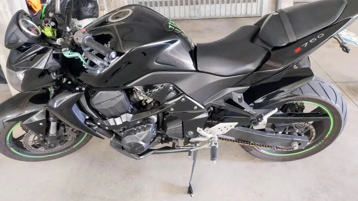 Kawasaki Z 750 (2007 - 14)  (4)