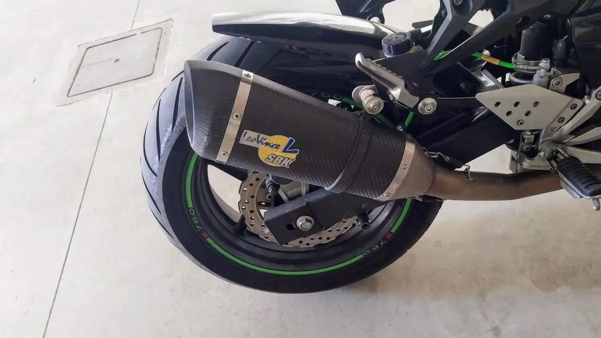 Kawasaki Z 750 (2007 - 14)  (7)