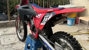 GASGAS MC 125 (2023)  (3)