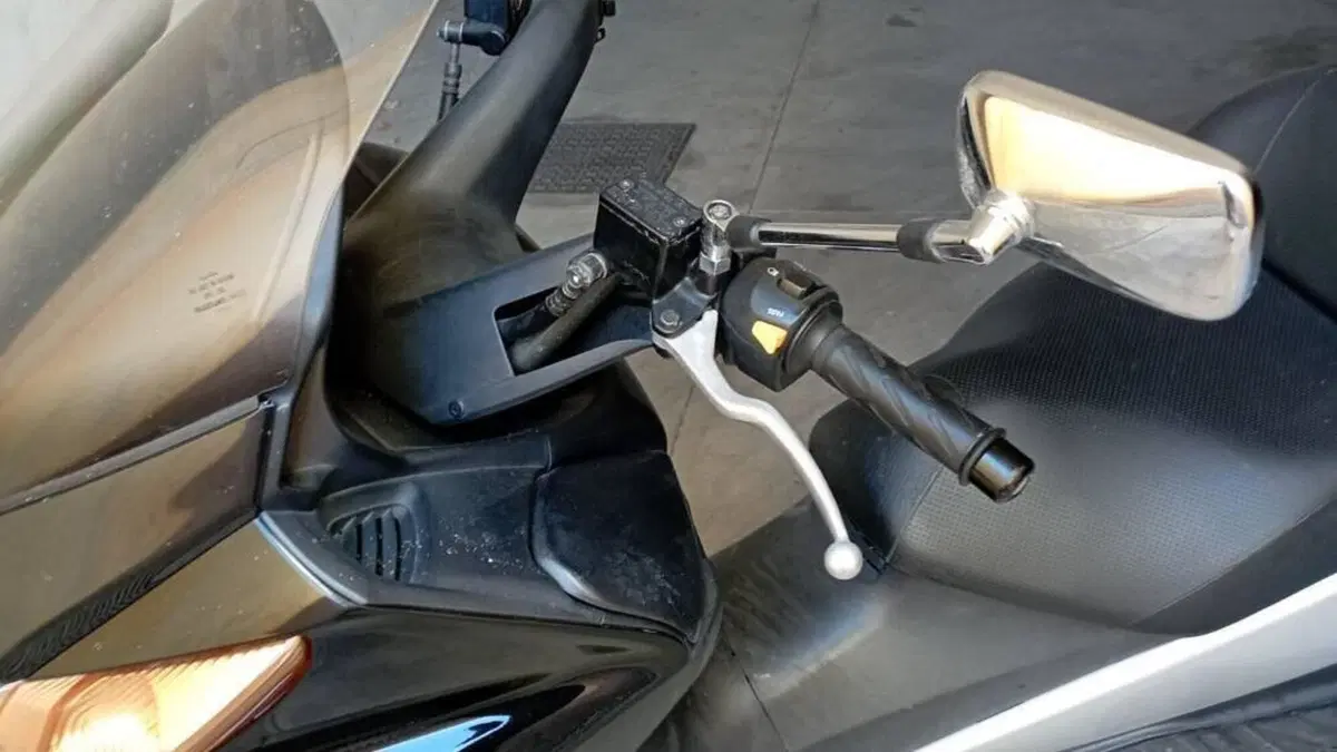 Suzuki Burgman AN 400 (2001 - 02)  (8)