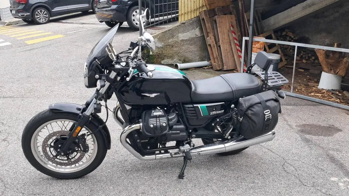 Moto Guzzi V7 III Special (2017 - 20)  (6)