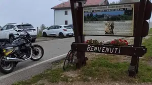 Moto Guzzi V7 III Special (2017 - 20)  (8)