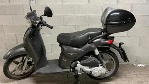 Aprilia Scarabeo 100 (2002 - 06) 