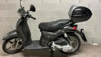 Aprilia Scarabeo 100 (2002 - 06) usata