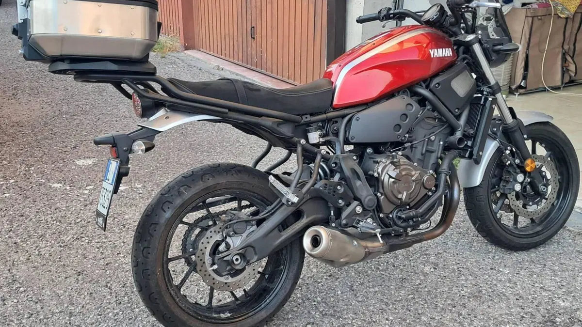 Yamaha XSR 700 ABS (2016 - 20)  (2)