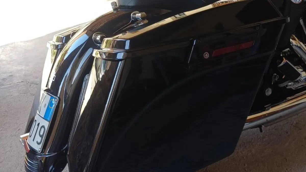 Harley-Davidson 1584 Street Glide (2008 - 10) - FLHX  (5)