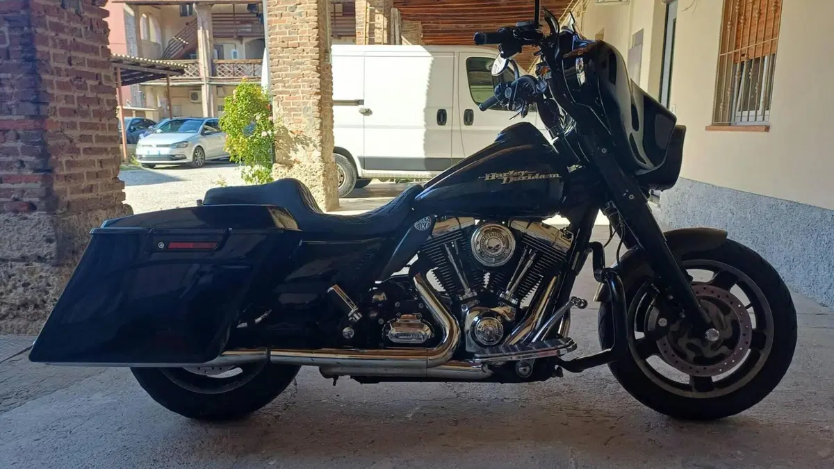 Harley-Davidson 1584 Street Glide (2008 - 10) - FLHX  (6)