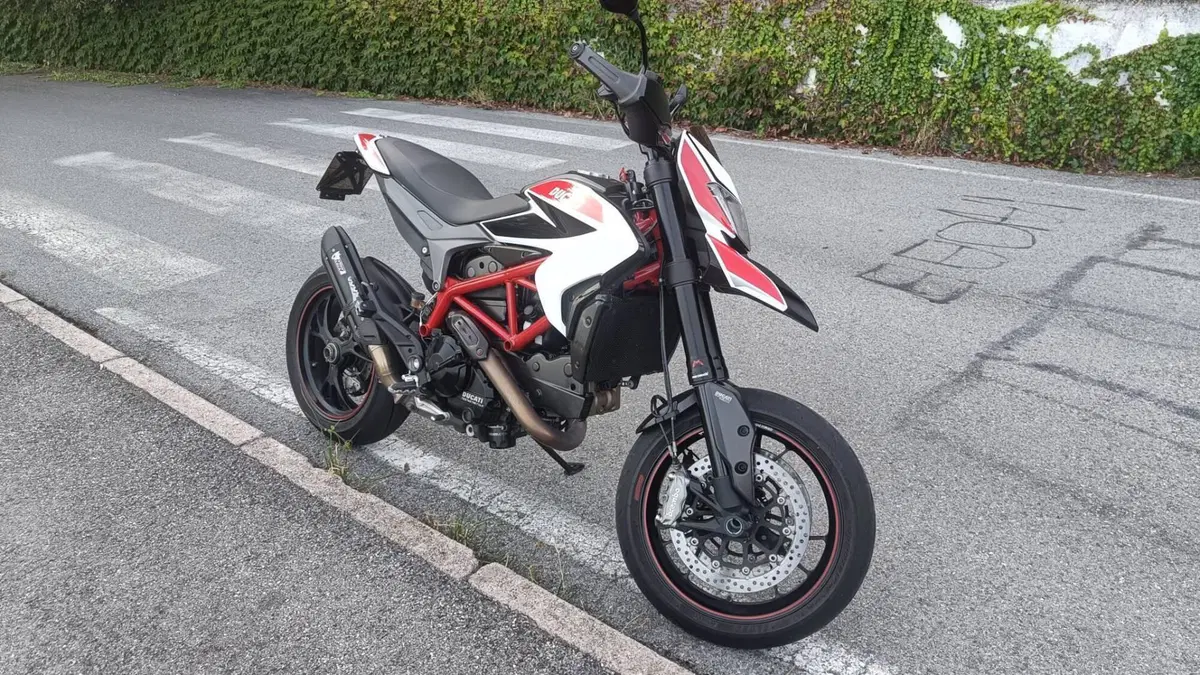 Ducati Hypermotard 821 SP (2013 - 15)  (2)