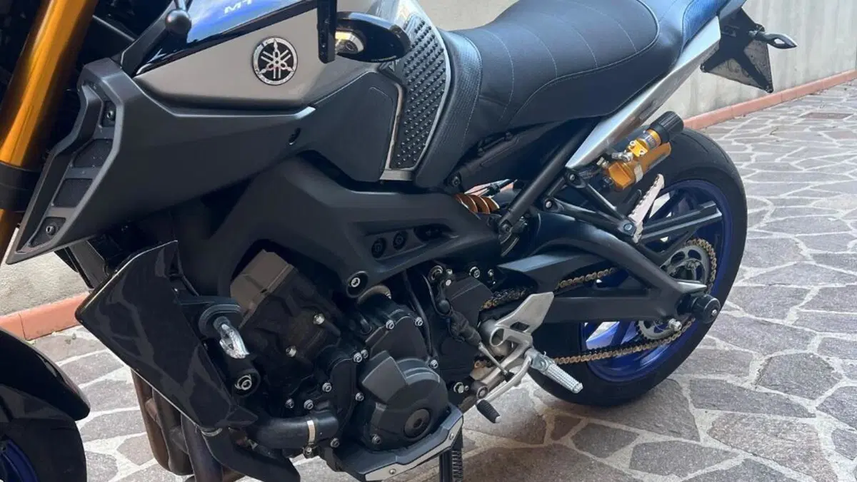 Yamaha MT-09 SP (2018 - 20)  (2)