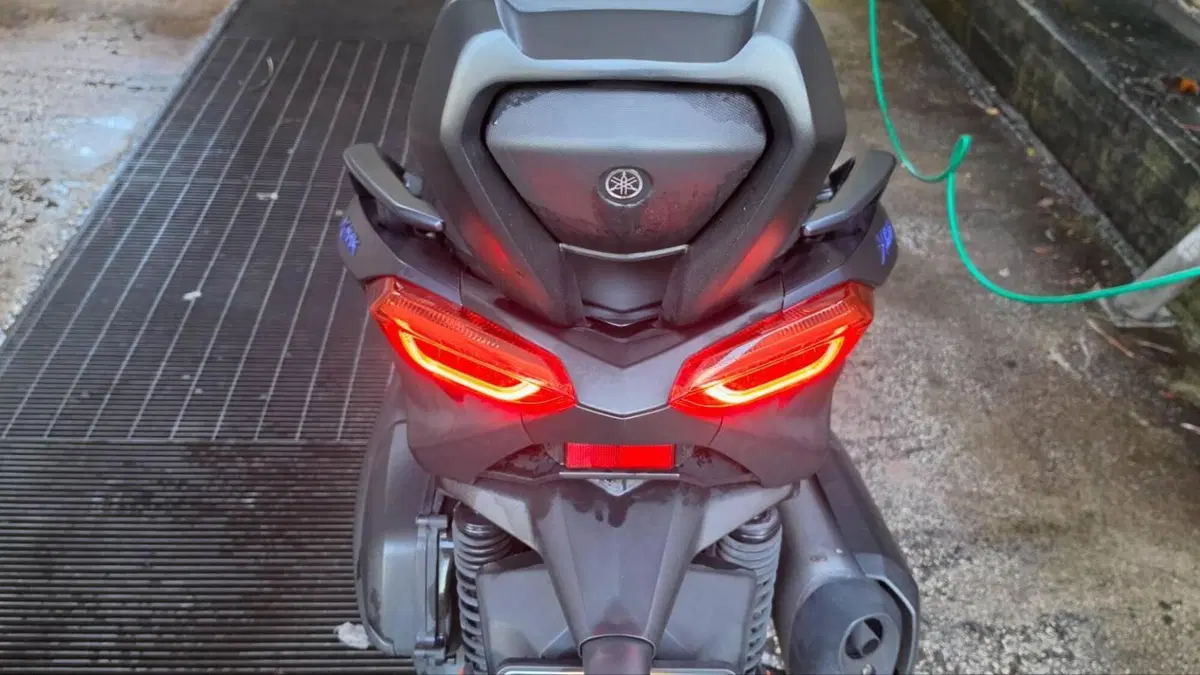 Yamaha X-Max 300 (2021 - 24)  (3)