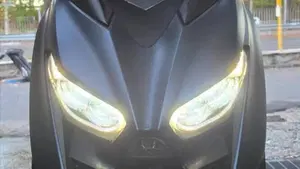 Yamaha X-Max 300 (2021 - 24)  (8)