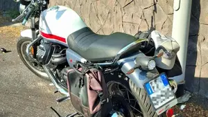 Moto Guzzi V7 Stone Special Edition (2022 - 25)  (2)