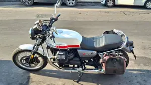 Moto Guzzi V7 Stone Special Edition (2022 - 25)  (3)