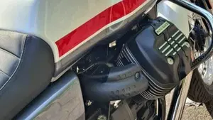 Moto Guzzi V7 Stone Special Edition (2022 - 25)  (5)