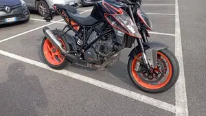 KTM 1290 Super Duke R (2019)  (3)
