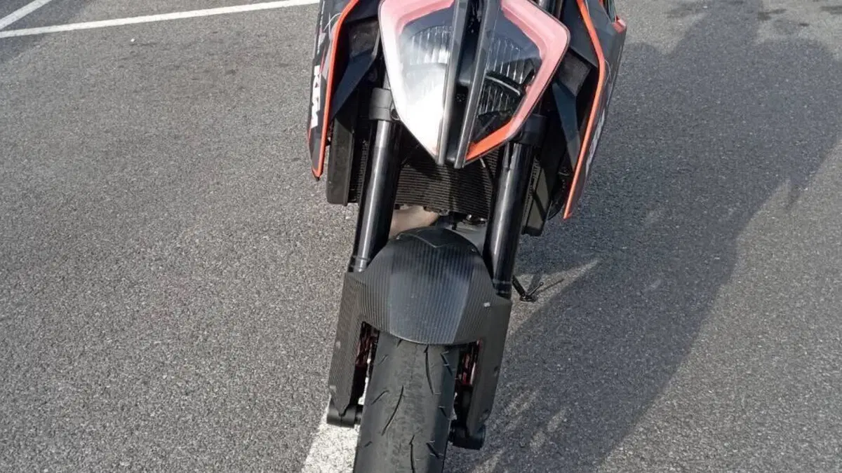 KTM 1290 Super Duke R (2019)  (7)