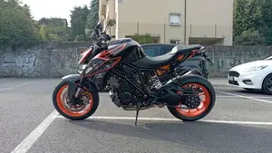KTM 1290 Super Duke R (2019)  (8)