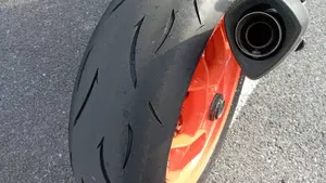 KTM 1290 Super Duke R (2019)  (10)