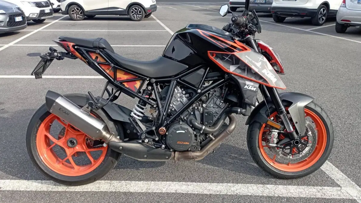 KTM 1290 Super Duke R (2019)  (11)