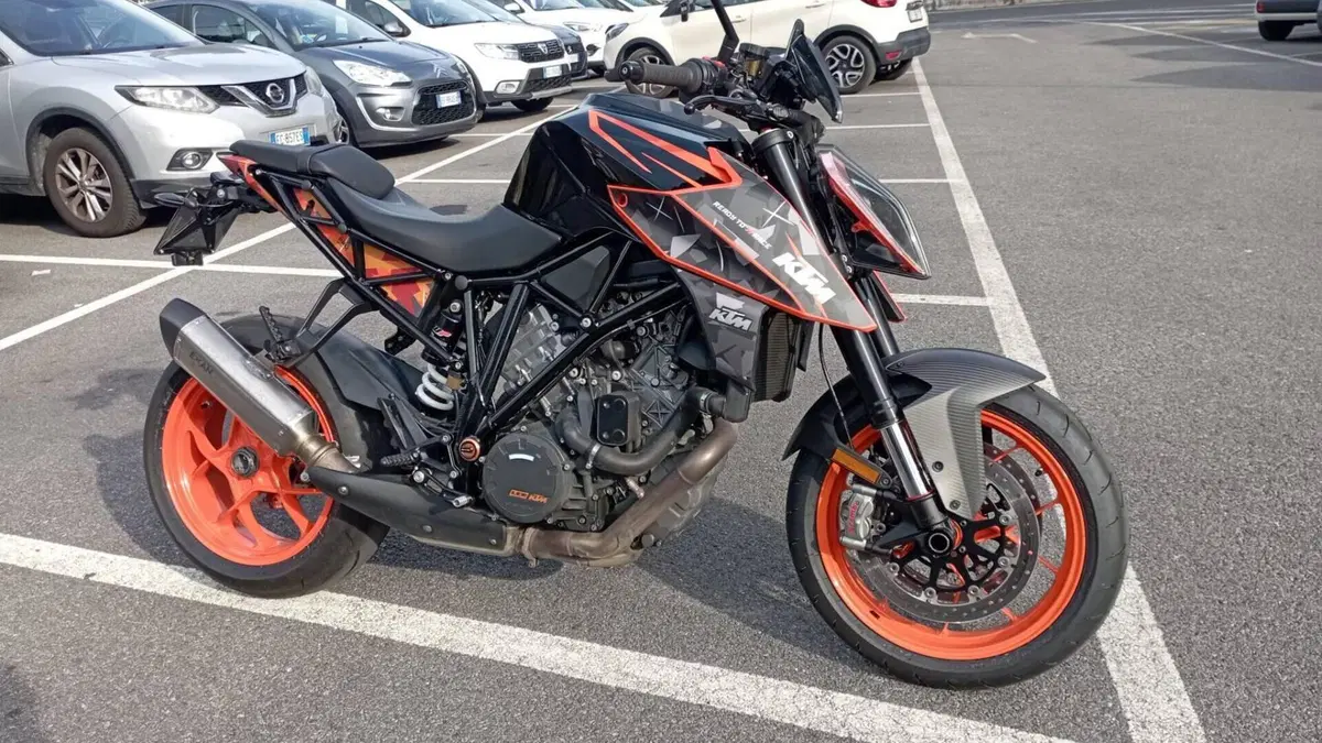 KTM 1290 Super Duke R (2019)  (13)