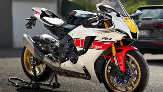 Yamaha YZF R1 World GP 60th Anniversary (2022 - 23)