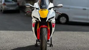 Yamaha YZF R1 World GP 60th Anniversary (2022 - 23)  (3)