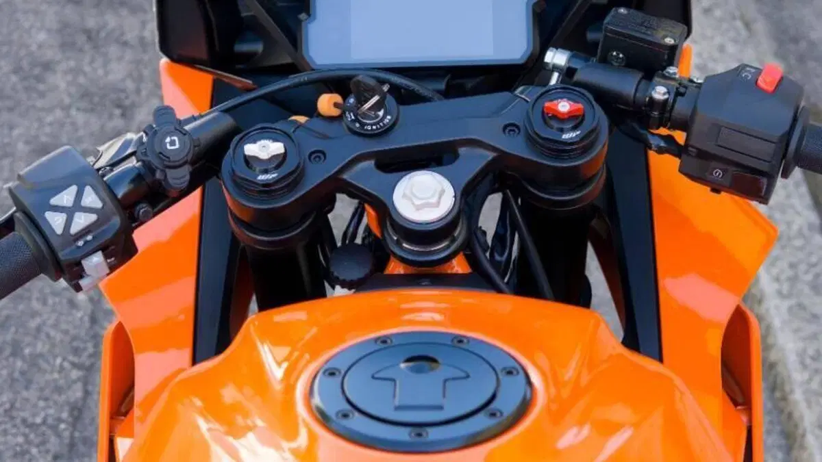 KTM RC 390 (2022 - 26)  (4)