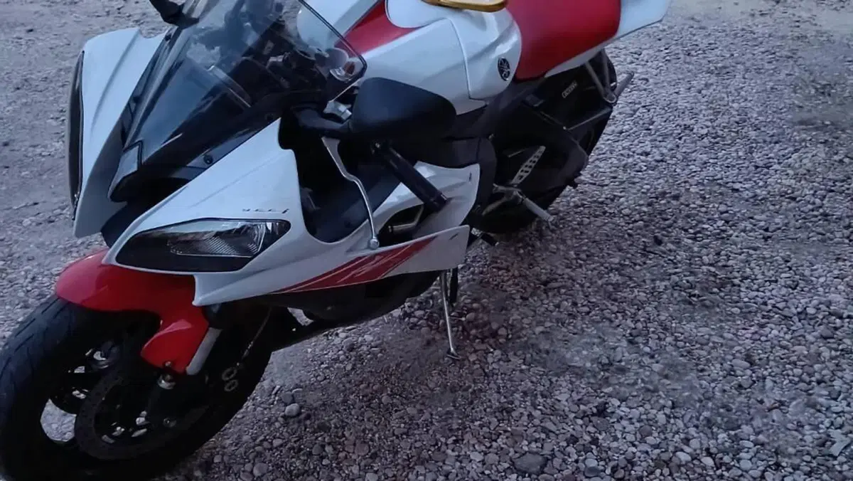 Yamaha YZF R6 (2010 - 16)  (2)