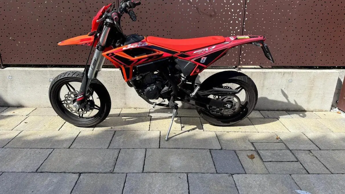 Betamotor RR 125 4T Motard T (2023 - 24)  (2)