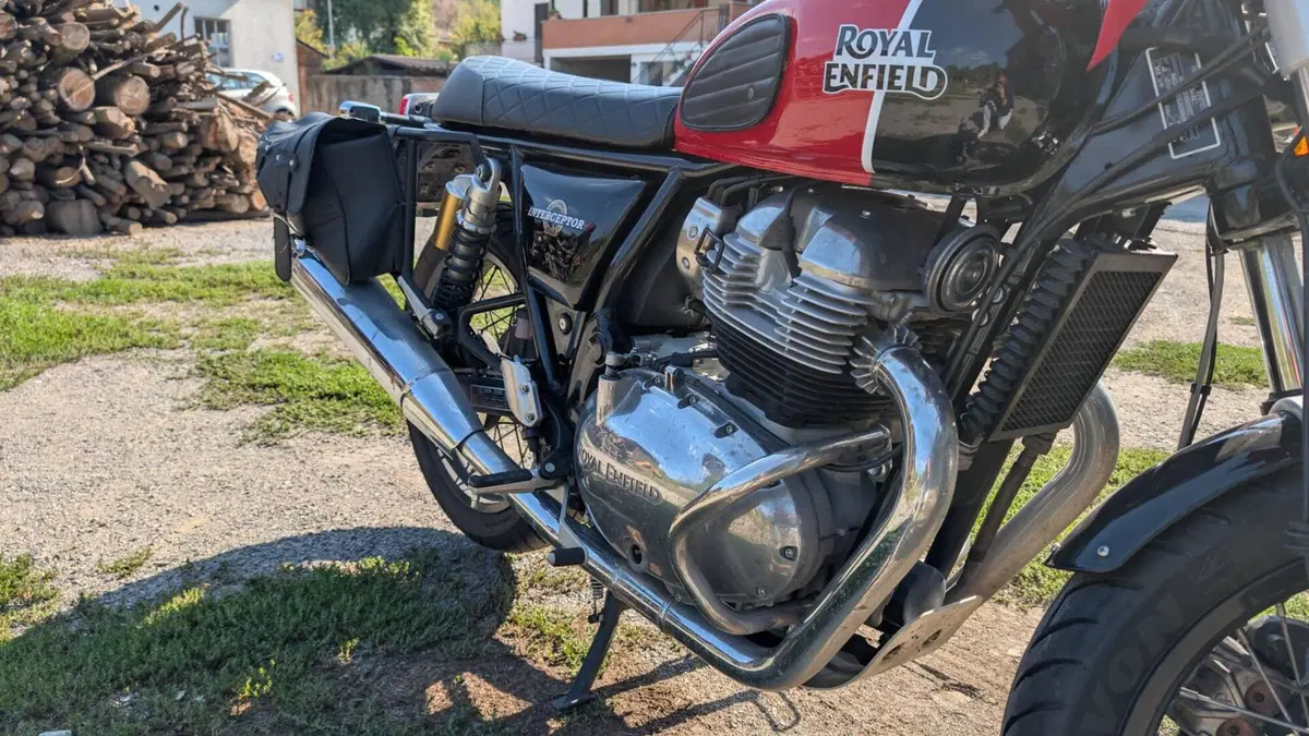 Royal Enfield Interceptor 650 (2019 - 20)  (2)