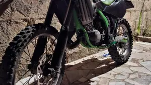 Kawasaki KX125 (1999 - 01)  (7)