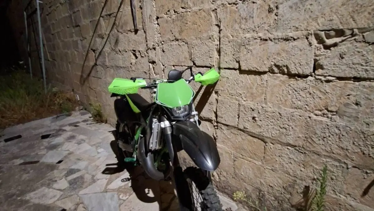 Kawasaki KX125 (1999 - 01)  (8)