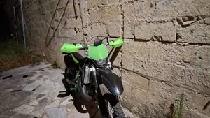 Kawasaki KX125 (1999 - 01)  (8)