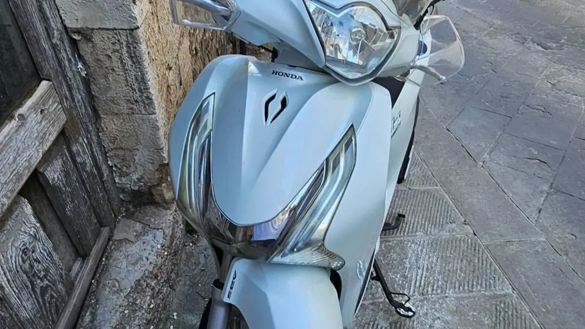 Honda SH 150i (2009 - 12)  (2)