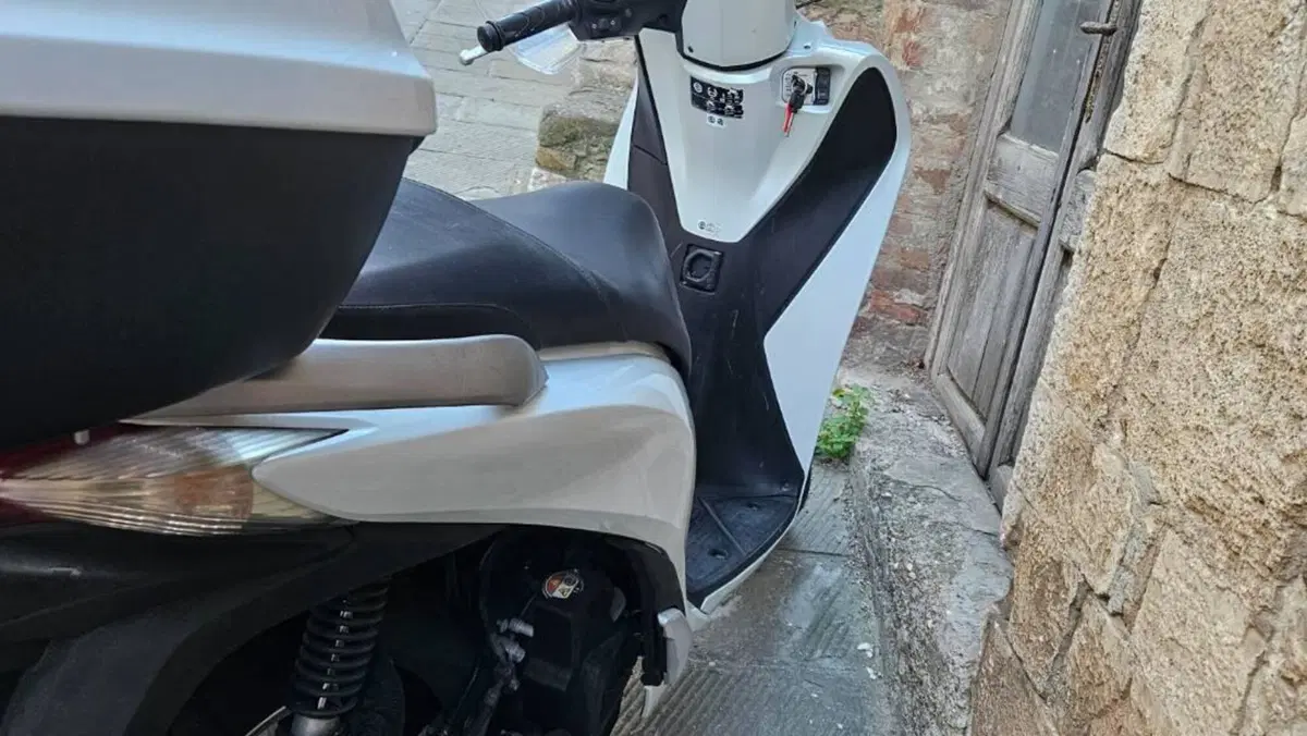 Honda SH 150i (2009 - 12)  (3)