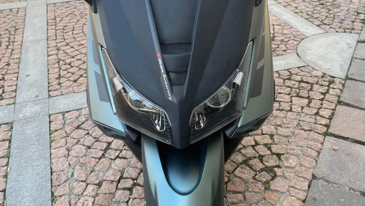 Yamaha T-Max 530 Iron Max (2014 - 17)  (2)