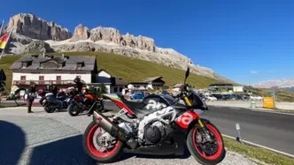 Aprilia Tuono V4 Factory (2017 - 18)