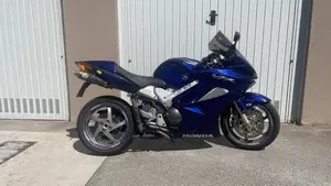 Honda VFR 800 (2002 - 05)  (2)